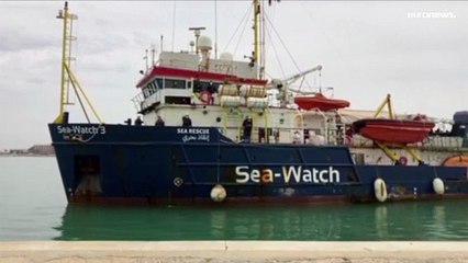 Dopo una settimana i 210 naufraghi della Sea Watch sbarcano a Trapani