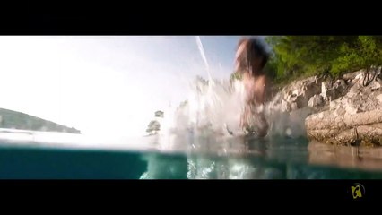 L&#039;Odyssée - Pierre Niney : le défi de plonger avec les requins