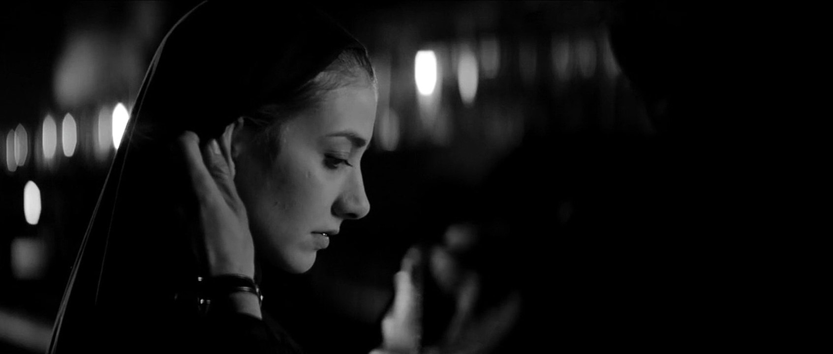 A Girl Walks Home Alone At Night - EXTRAIT VOST "Je sais autre chose de toi"