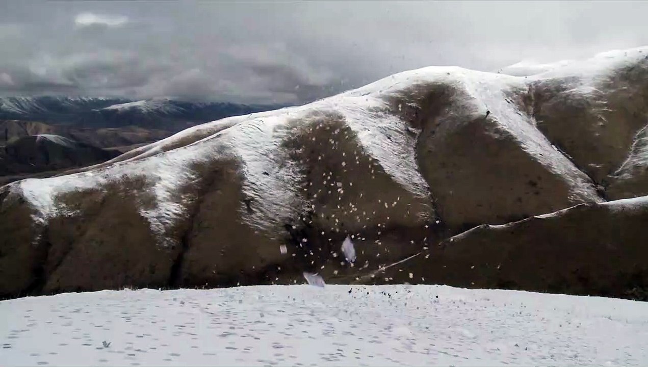Sud Eau Nord Déplacer - EXTRAIT "La montagne enneigée"