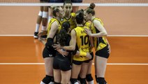 Son Dakika: Kupa Voley finalinde VakıfBank, Fenerbahçe Opet'i 3-2 mağlup ederek şampiyon oldu