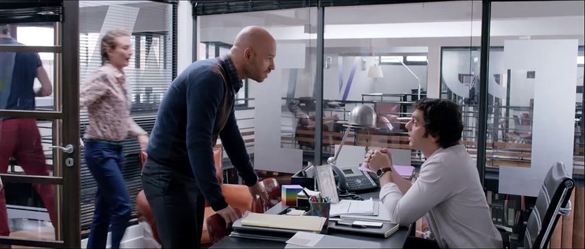 Toute première fois - TEASER Toute première fois que le patron drague sur Facebook