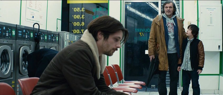 Au bonheur des ogres : Discussion au lavomatique