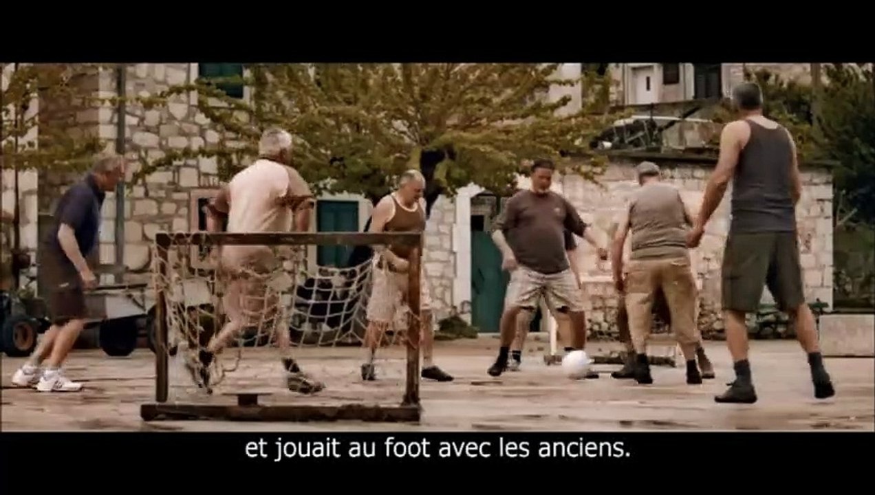 Bonté Divine - EXTRAIT VOST "Première messe"