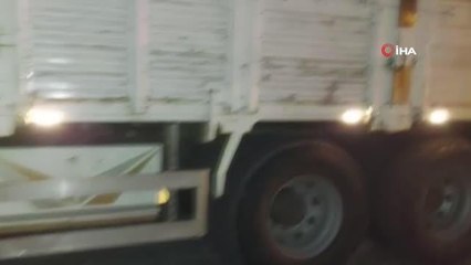 Kamyon kasasında 101 düzensiz göçmen yakalandı