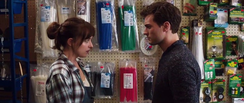 Cinquante Nuances de Grey : Dakota Johnson et Jamie Dornan ont rendez-vous... à la quincaillerie !