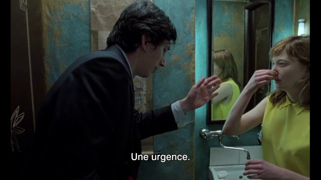 Hungry Hearts - EXTRAIT VOST Coincés dans les toilettes
