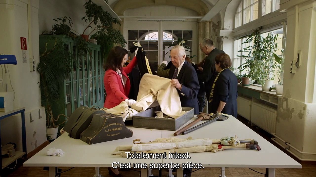 Le Grand Musée - EXTRAIT VOST 'Le costume'