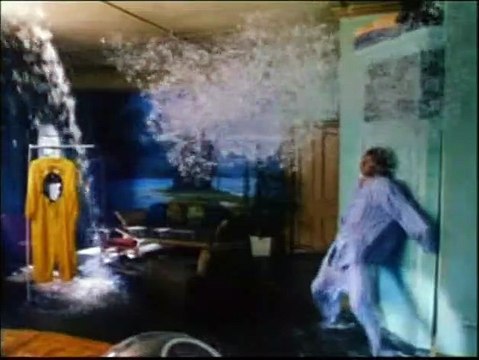 Mr. Accident Bande-annonce VO