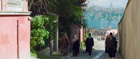 La Promesse d&#039;une vie - EXTRAIT VOST "Lire l&#039;avenir dans le café"