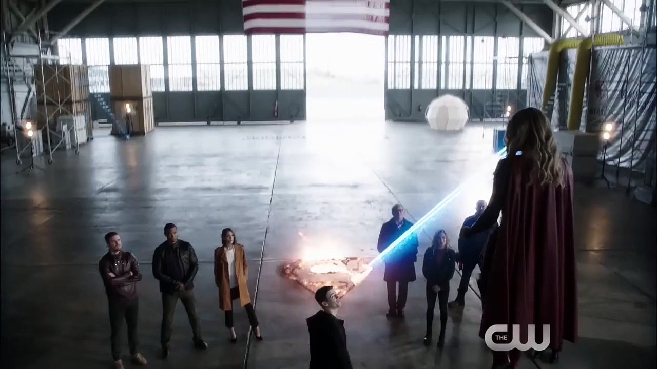 Arrow, Flash, Supergirl, Legends of Tomorrow : ultime bande-annonce du cross-over !