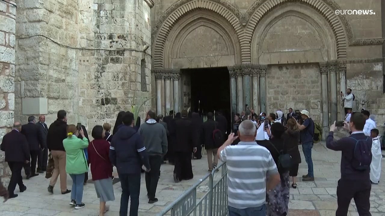Jerusalem offen für Ungeimpfte: Orthodoxe Christen feiern Ostermesse