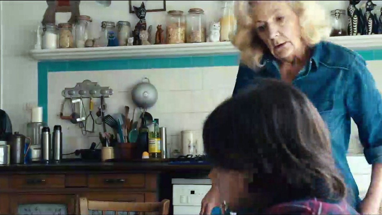 Jamais contente EXTRAIT "Grand-mère"