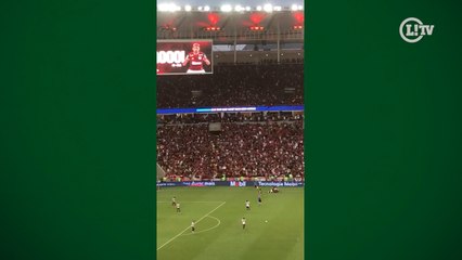 Veja a festa da torcida do Flamengo com gol de Isla no Maracanã
