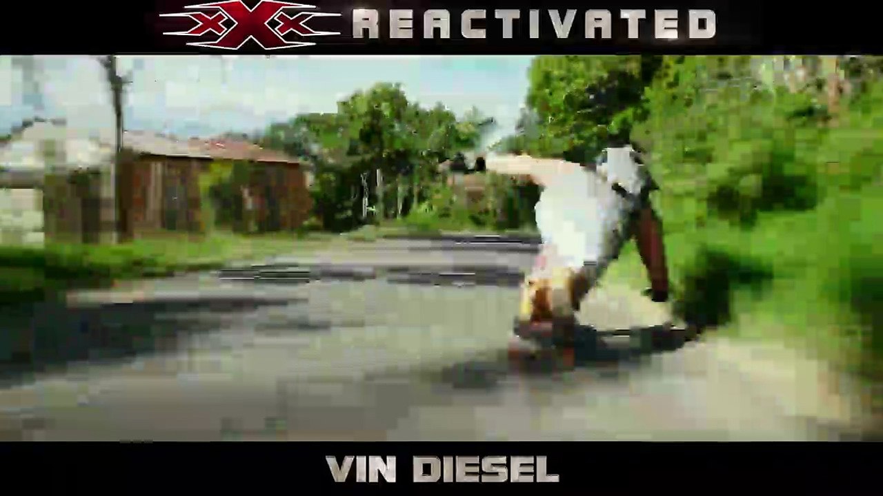 xXx : Reactivated EXTRAIT VO "Descente en longboard"