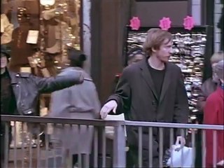 Naked Bande-annonce VO