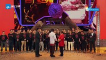 Jackie Chan retrouve avec émotion ses premiers élèves sur un plateau de télévision chinois