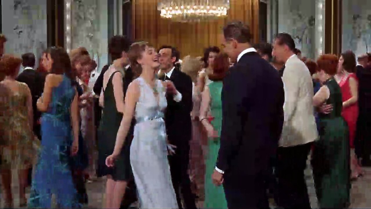 La Comtesse de Hong Kong Bande-annonce (2) VO