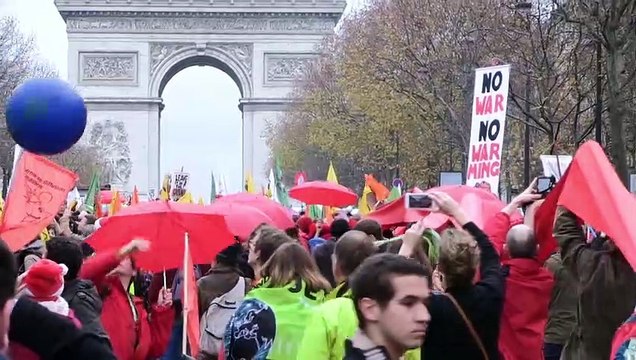 Des Clics de Conscience Bande-annonce VF