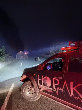 KARADENİZ SAHİL YOLU'NDA HEYELAN; KAYA İSABET OTOMOBİL HASAR GÖRDÜ