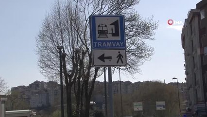 Alibeyköy'de tramvay istasyona ulaşmak isteyen vatandaşların yolla imtihanı