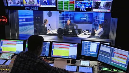 Présidentielle : quelles sont les baisses d'impôt promises par Macron et Le Pen ?