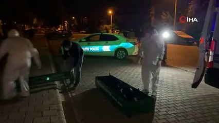 Ev arkadaşını çekiçle öldürdü