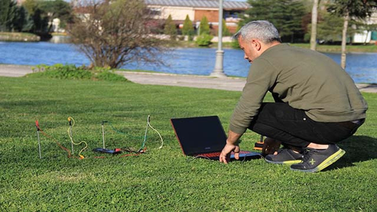 Deprem araştırmacısından önemli uyarı: "Manisa, Balıkesir ve Çanakkale 4'lük 5'lik depremler yaşayacak"