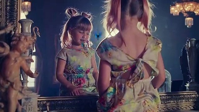 Alice de l'Autre Côté du Miroir - CLIP OFFICIEL Just Like Fire de P!nk