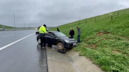 İstanbul'da seyir halindeki iki araç çarpıştı