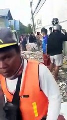 VIDEO. Ambruknya Bangunan Alfamart Gambut, Belasan Kendaraan Juga Terimbas Reruntuhan