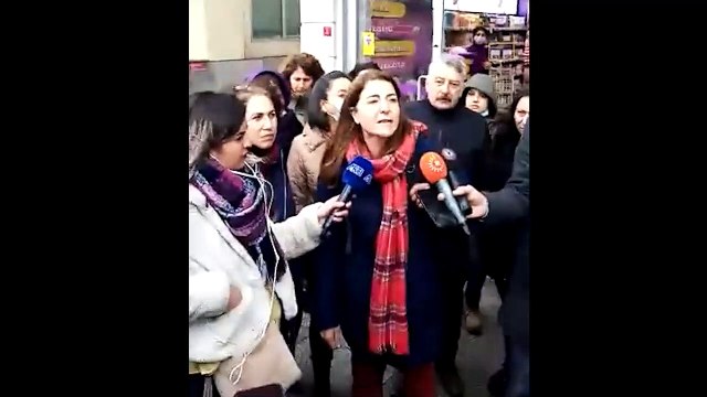 1 Mayıs açıklamasına polis müdahalesi; gazeteciler kollarından tutularak dışarı atıldı; çok sayıda gözaltı var