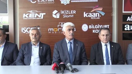 Zirai don kayısı bahçelerine zarar verdi