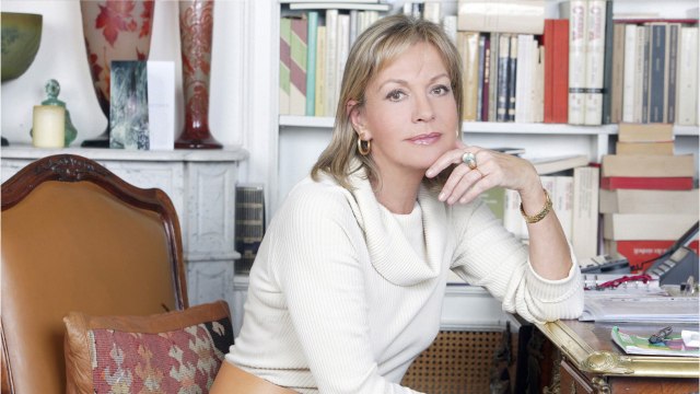VOICI - Mort de la comédienne Catherine Spaak (Une famille formidable, Week-end à Zuydcoote) à l'âge de 77 ans