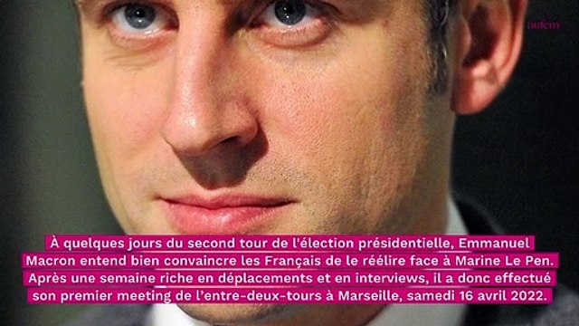 Emmanuel Macron chemise ouverte et poils apparents : ce cliché intime qui surprend