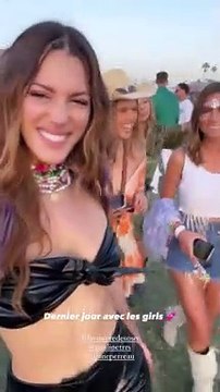 Iris Mittenaere lors du dernier jour du premier week-end de Coachella. Le 17 avril 2022.