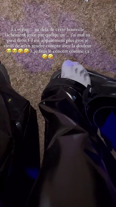 Iris Mittenaere a été blessée lors du dernier jour du premier week-end de Coachella. Le 17 avril 2022.