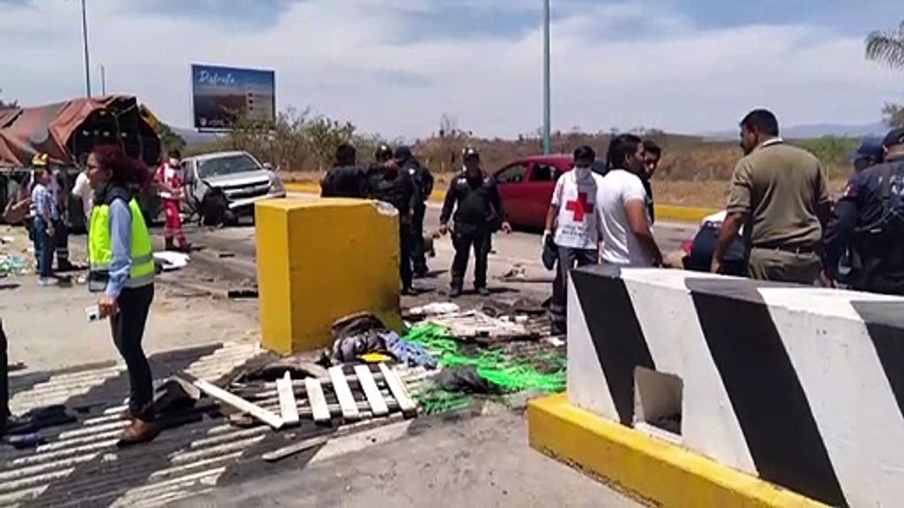 Tráiler arrasa y mata a menor de edad en caseta de Nayarit | CPS Noticias Puerto Vallarta