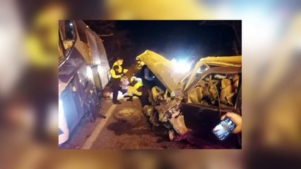 Télécharger la video: Choque en la 200: Camionazo deja heridos | CPS Noticias Puerto Vallarta