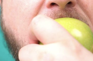Que se passe-t-il si vous mangez les autocollants sur les fruits ?