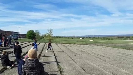 Des œufs de Pâques largués depuis le ciel de Chambley