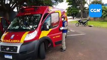 Mulher fica ferida em acidente envolvendo carro e moto no Bairro Cataratas, em Cascavel