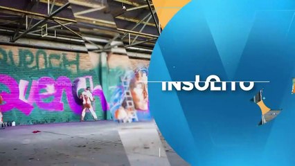 Alumnos despiden a maestro con emotivo homenaje