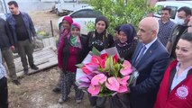 Tarım ve Orman Bakanı Kirişci, serada domates, biber topladı