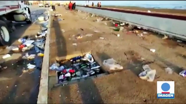 Turistas dejan toneladas de basura en el malecón de Coatzacoalcos
