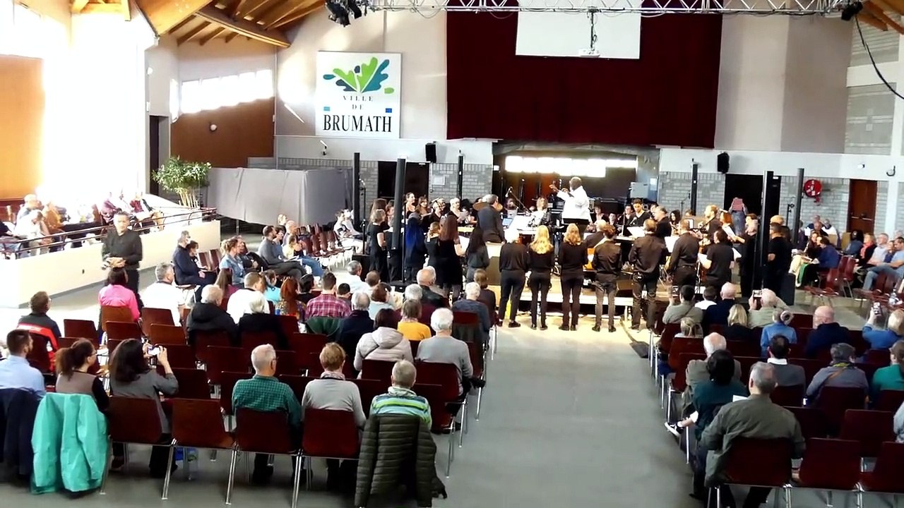 Brumath Entrée du gospel et première chanson avec Junior Robinson