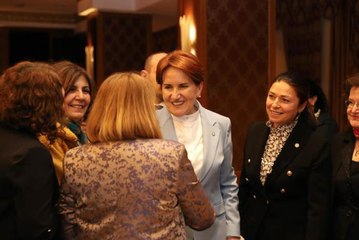 İYİ Parti Genel Başkanı Akşener, Ankara'da kadın muhtarlarla iftarda bir araya geldi