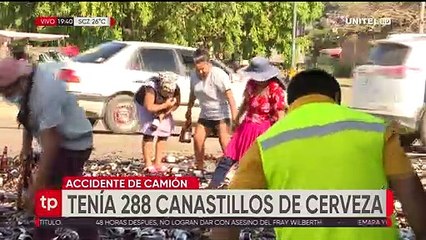 Agreden a un policía que trataba de evitar que se roben cerveza que cayó de un camión