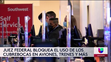 La orden de llevar mascarillas en aviones y otros transportes es anulada por una jueza federal.