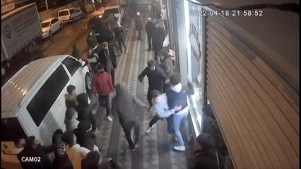SULTANGAZİ'DE TEKMELİ YUMRUKLU KAVGA KAMERADA